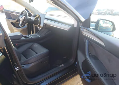 2025 Tesla Model Y Long Range Dual Motor Rear-Wheel Drive from USA, damaged, VIN 7SAYGDED4SF234313